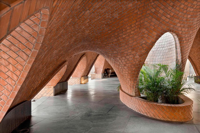 Tarang arts space by The Grid Architects in India