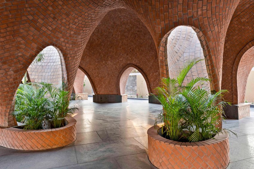 Tarang arts space by The Grid Architects in India