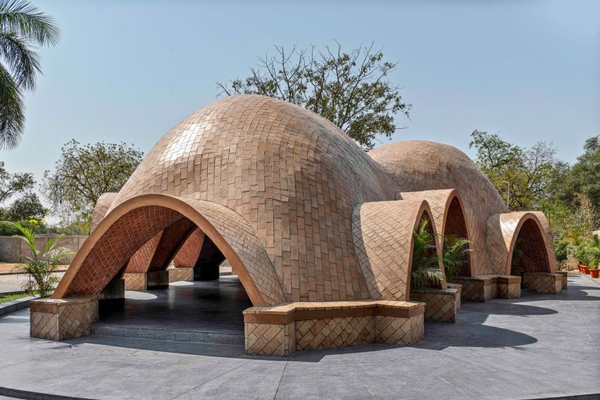 Tarang arts space by The Grid Architects in India