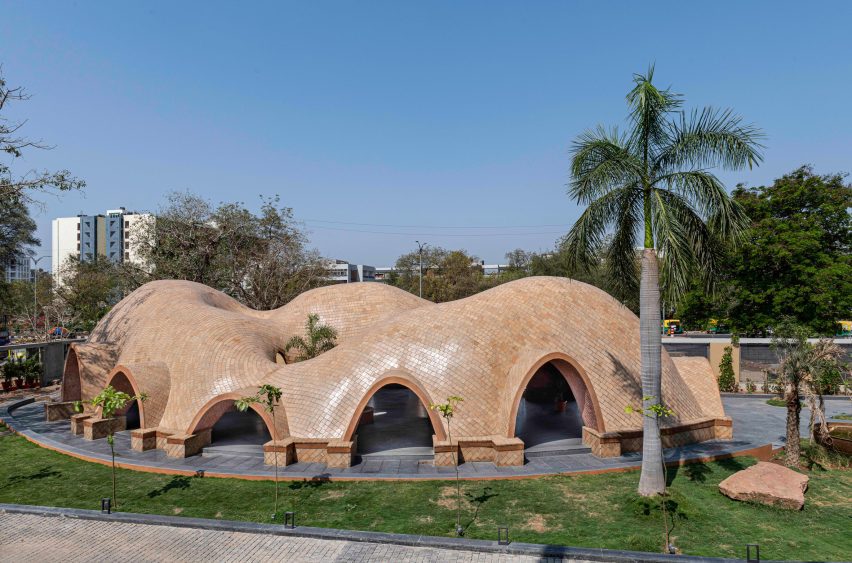 Tarang arts space by The Grid Architects in India