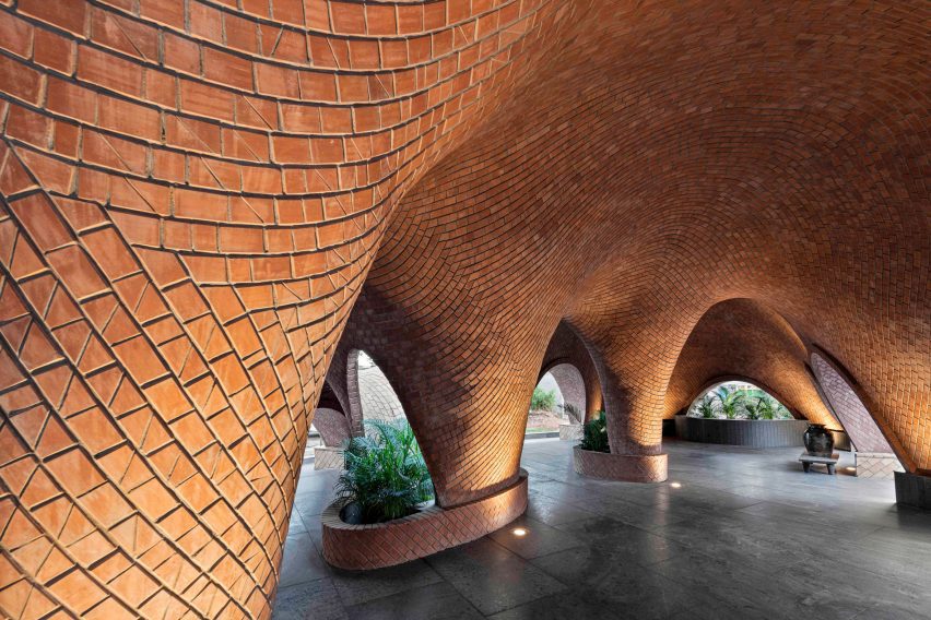 Tarang arts space by The Grid Architects in India