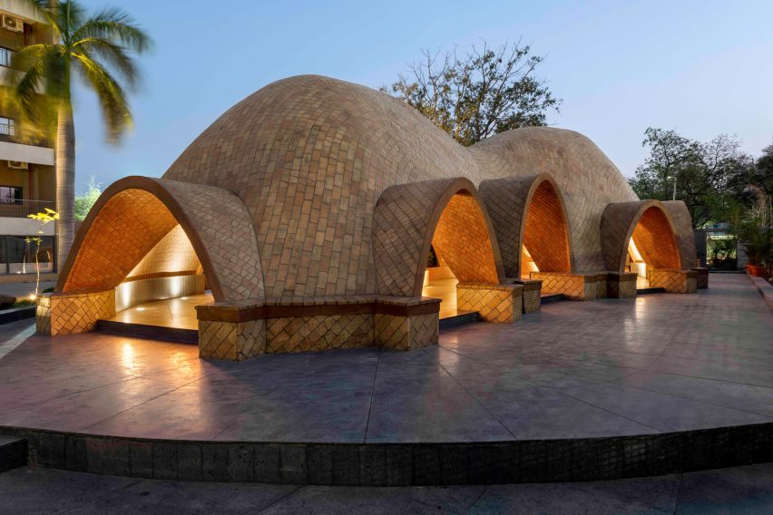 Tarang arts space by The Grid Architects in India