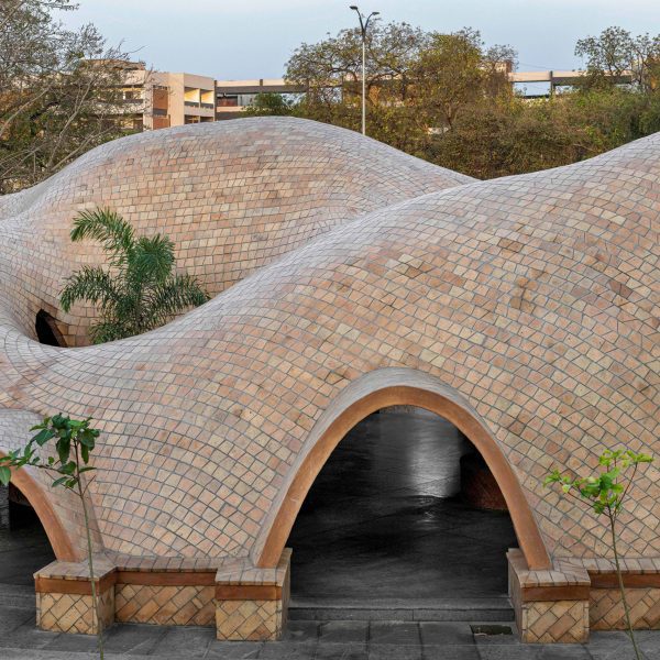 Tarang arts space by The Grid Architects in India