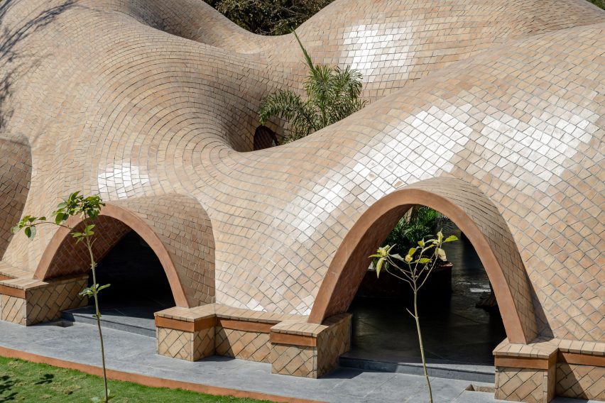 Tarang arts space by The Grid Architects in India