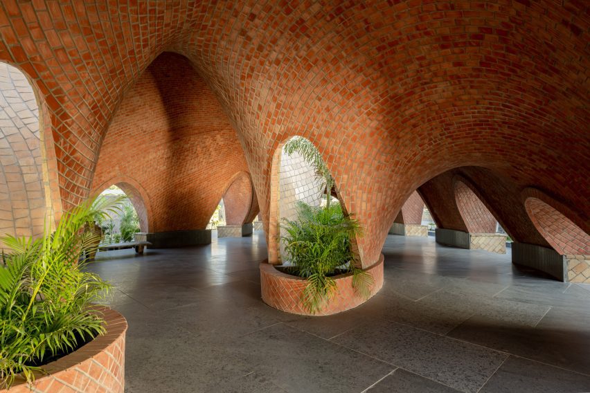 Tarang arts space by The Grid Architects in India