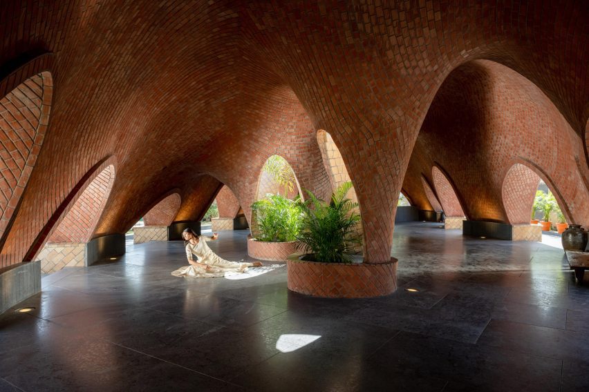 Tarang arts space by The Grid Architects in India
