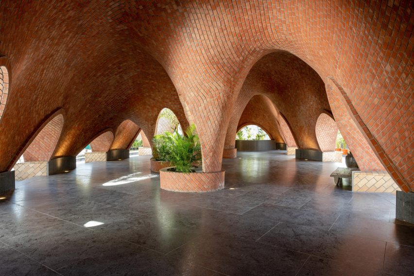 Tarang arts space by The Grid Architects in India