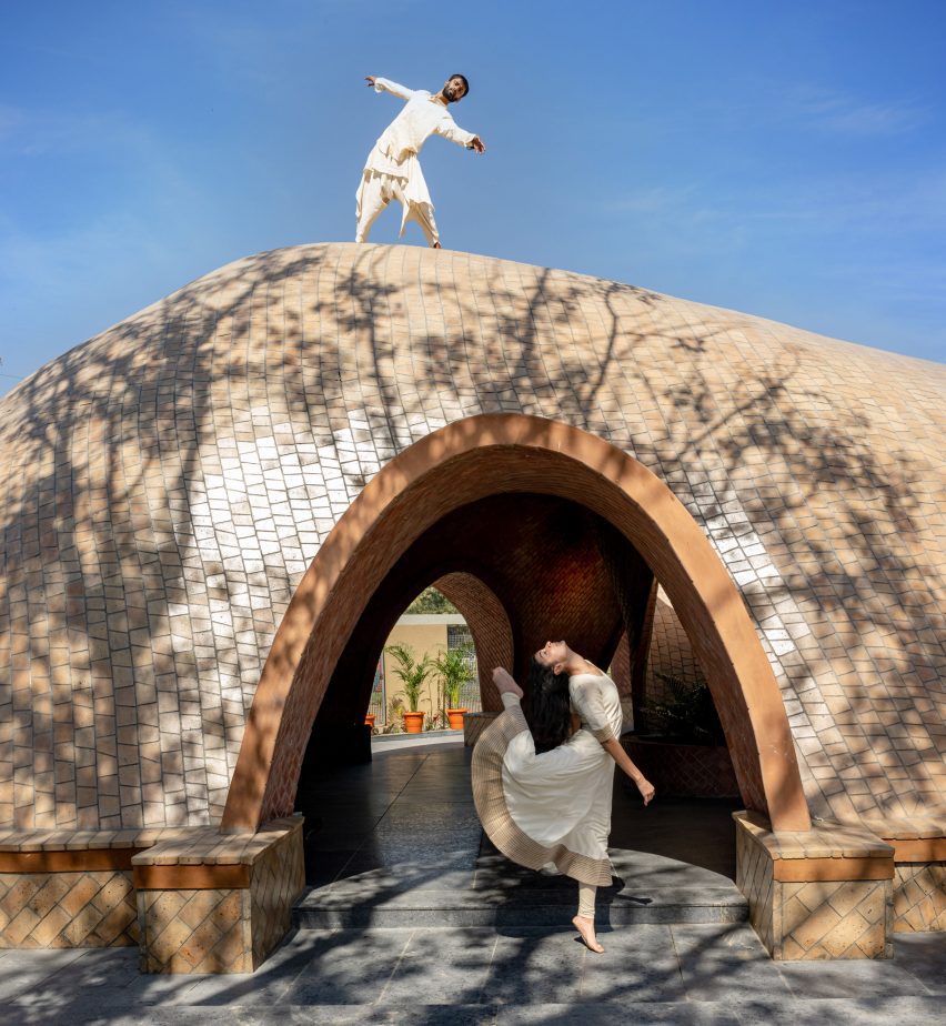 Tarang arts space by The Grid Architects in India
