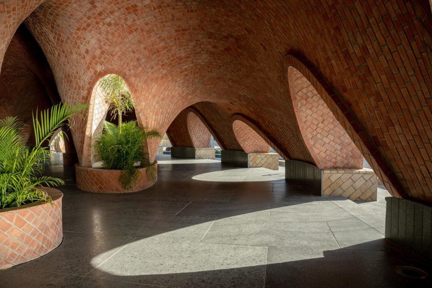 Tarang arts space by The Grid Architects in India