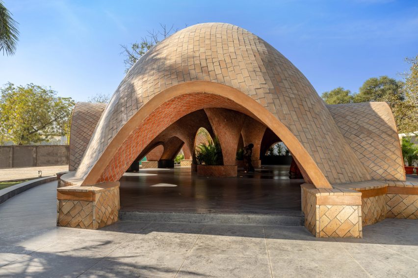 Tarang arts space by The Grid Architects in India