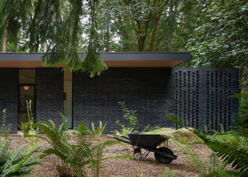 Black brick exterior of The Rambler house by GO'C