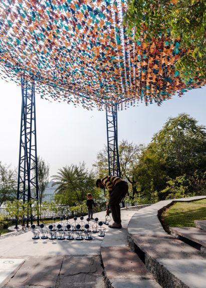 People playing in Udaan Park by Studio Saar