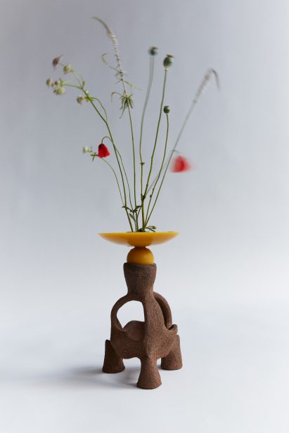Removable beeswax vase component