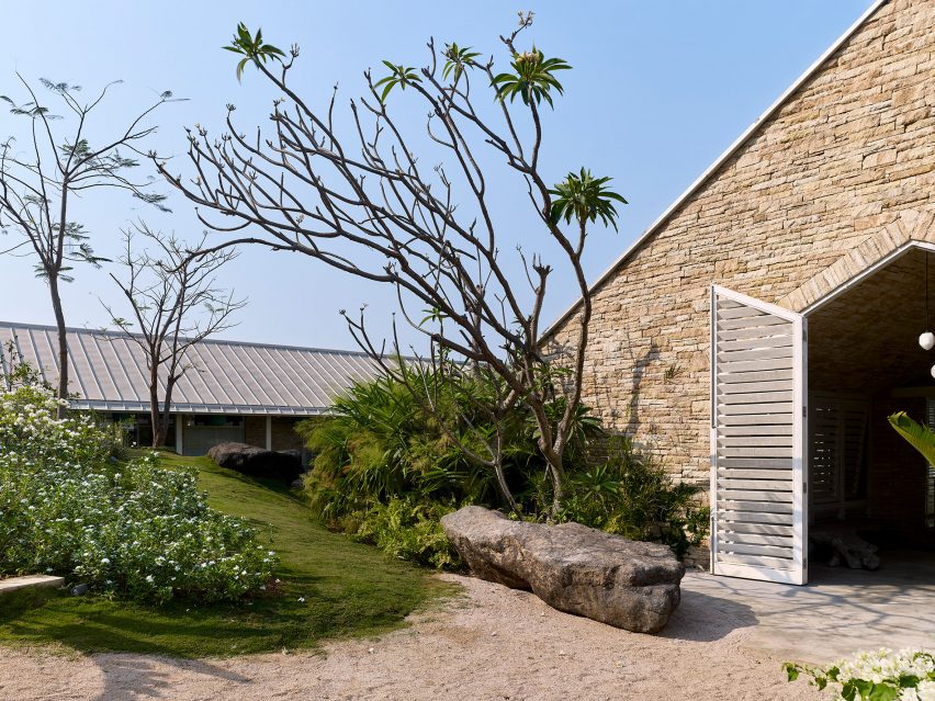 Holiday home in Mumbai Bay by Architecture Brio