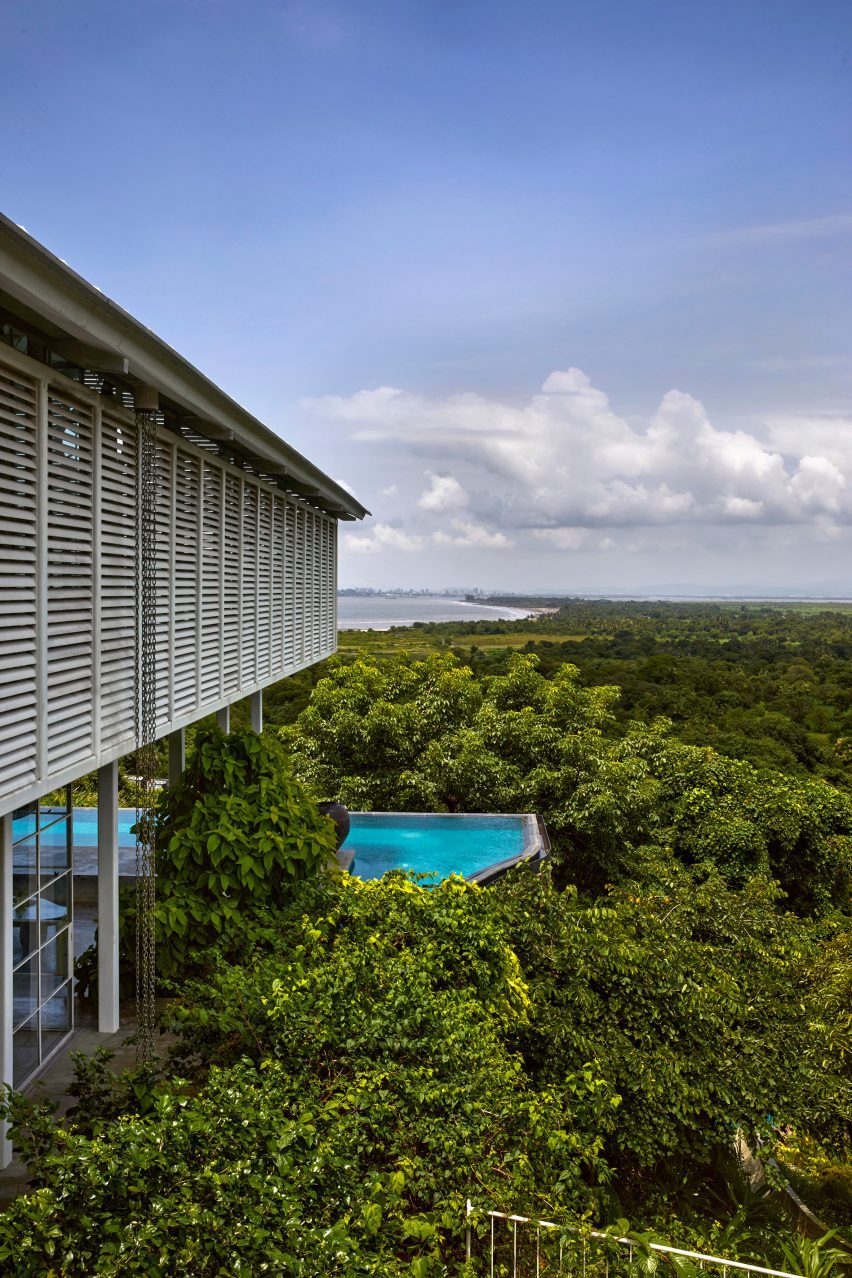 Holiday home in Mumbai Bay by Architecture Brio