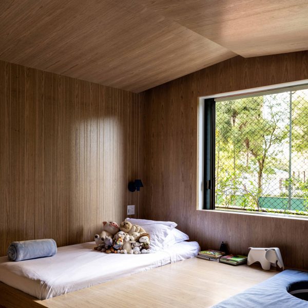 Pascali Semerdjian creates Aurora Apartment to hold “two universes” in Brazil