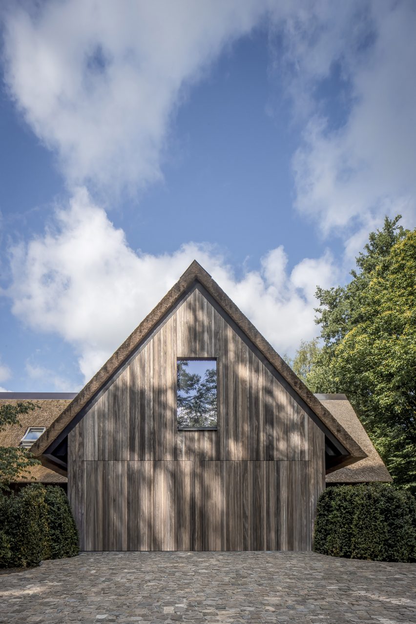 Exterior of Villa VD by Britsom Philips
