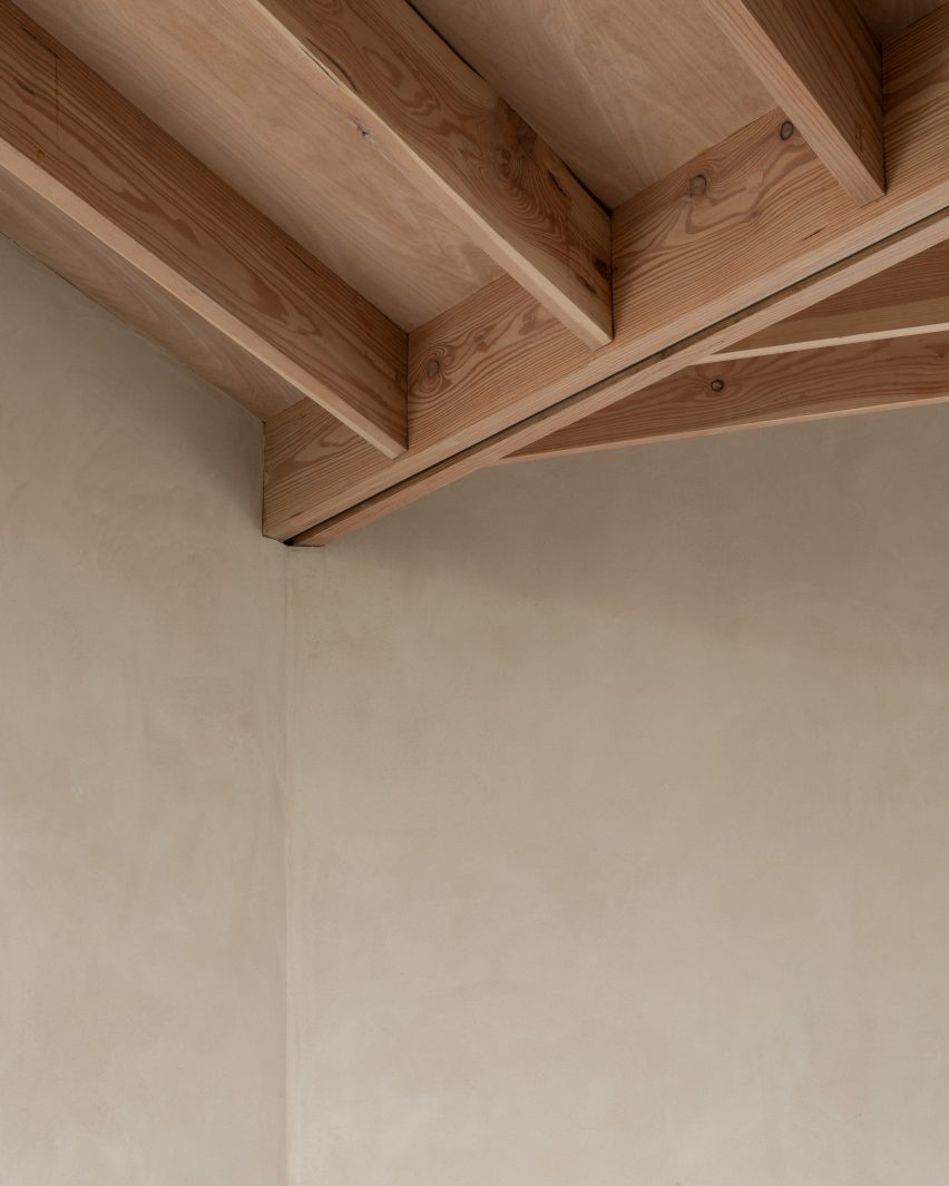Butterfly House by Oliver Leech Architects
