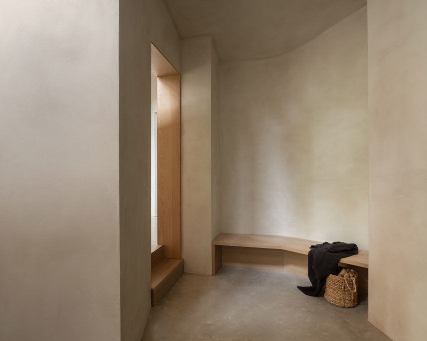 Butterfly House by Oliver Leech Architects