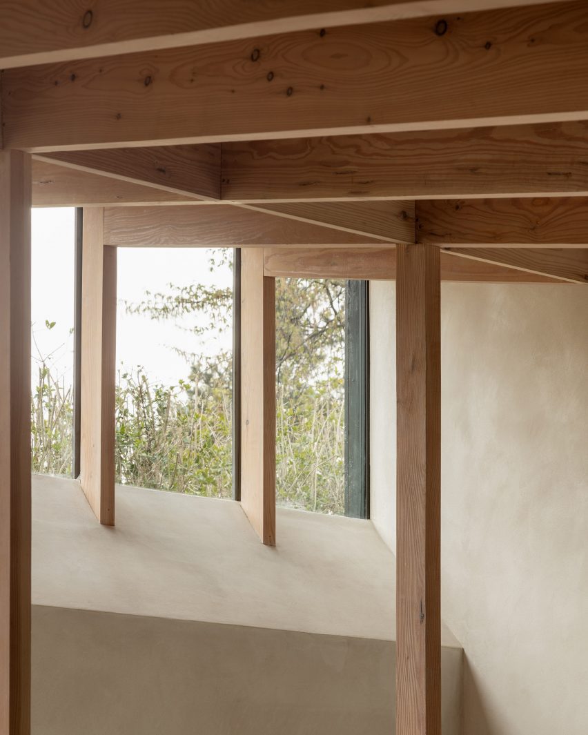 Butterfly House by Oliver Leech Architects