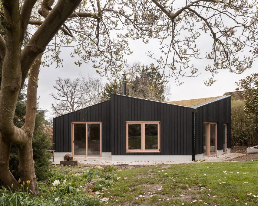 Butterfly House by Oliver Leech Architects