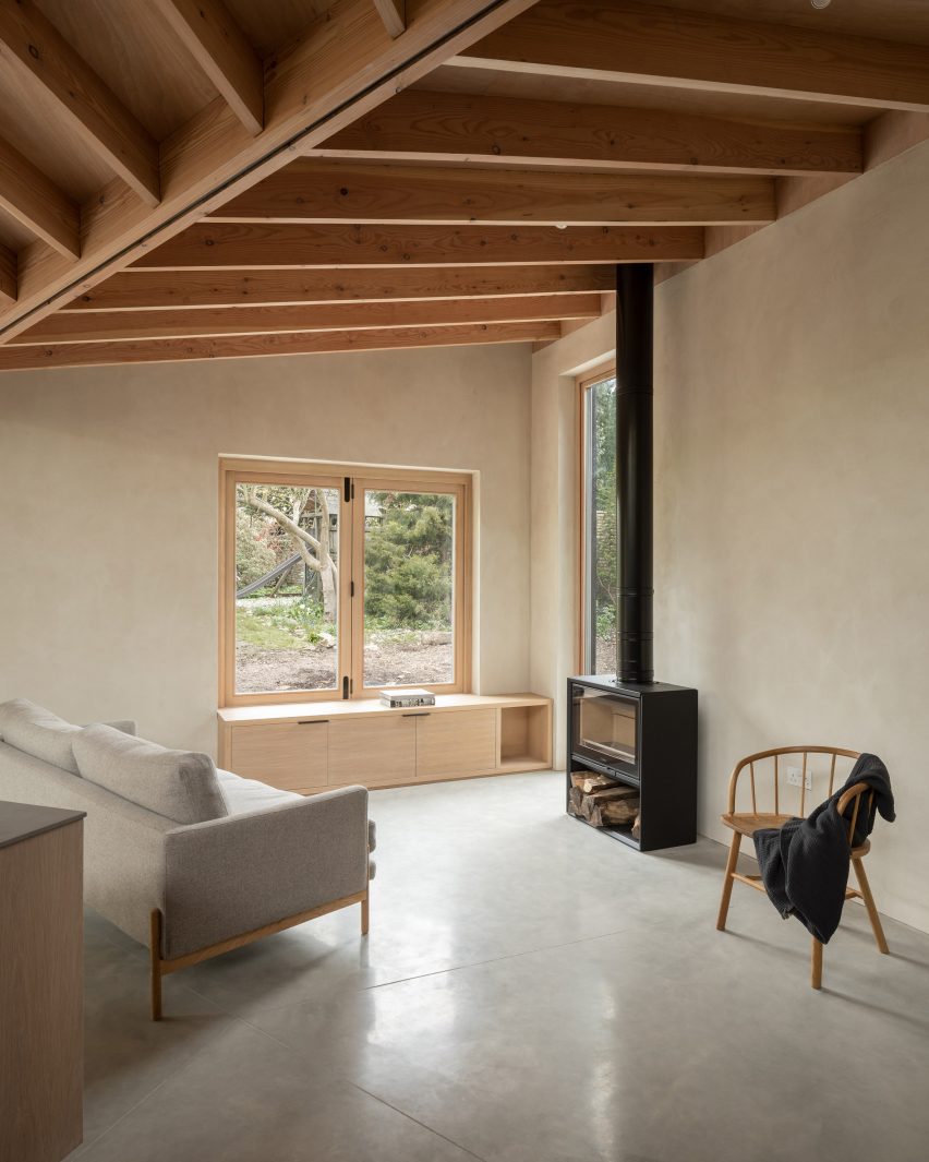 Butterfly House by Oliver Leech Architects