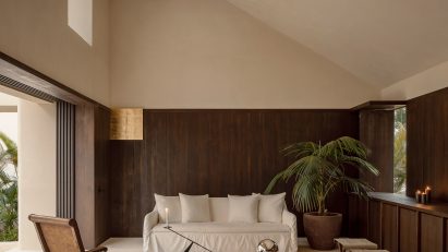 Casa Los Tigres is a minimalist residence in Mexico
