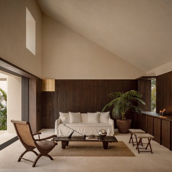 Casa Los Tigres is a minimalist residence in Mexico