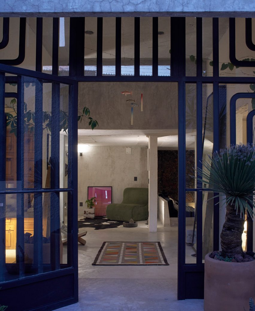 A door made with geometric iron supports