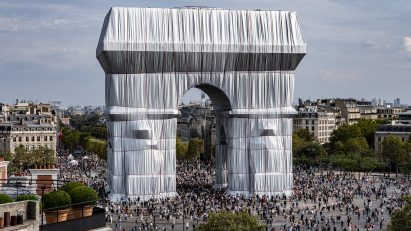 Christo and Jeanne-Claude's L'Arc de Triomphe Wrapped