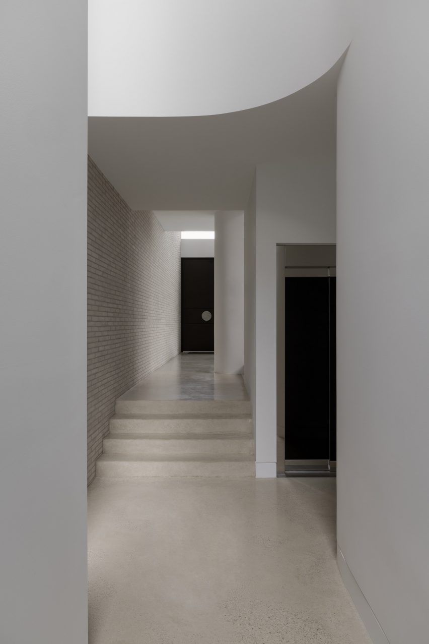 Cloud House by Dean Dyson Architects