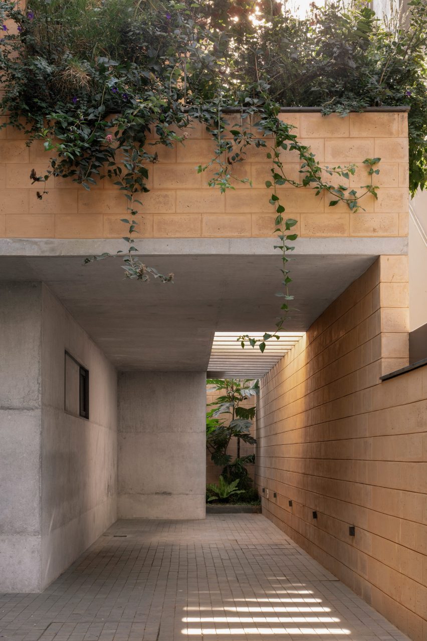 Debris Block House by CollectiveProject