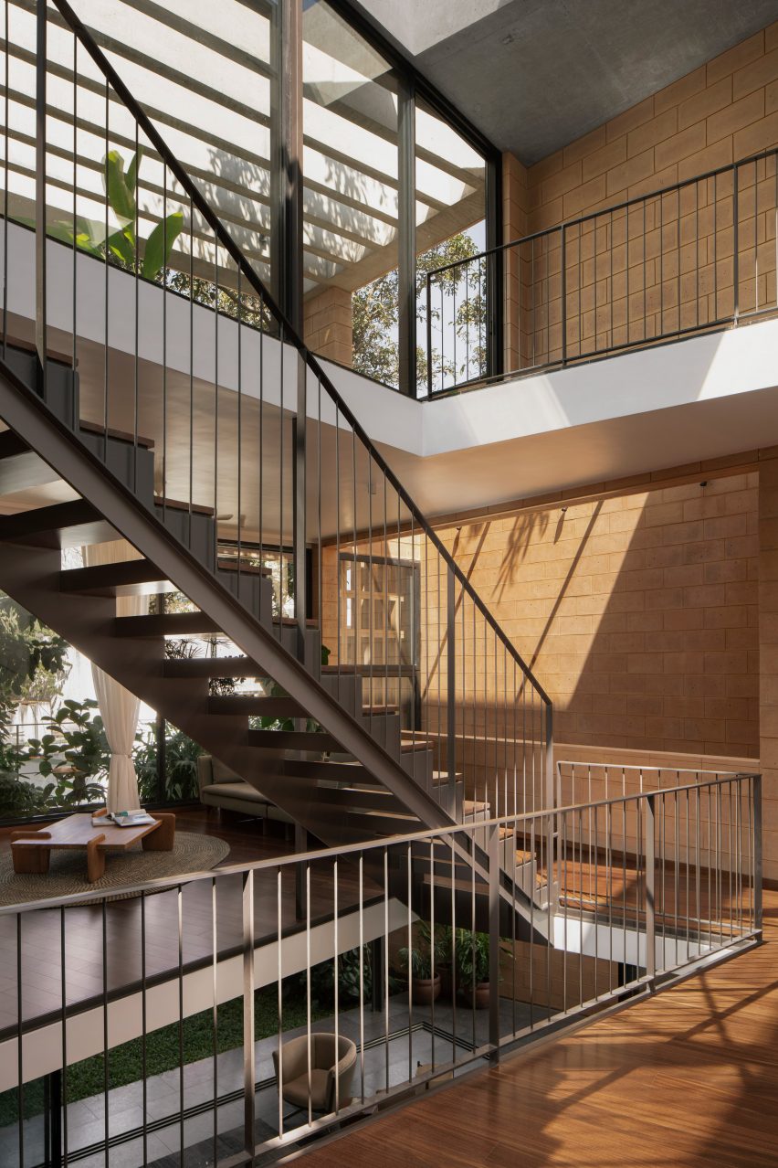 Debris Block House by CollectiveProject