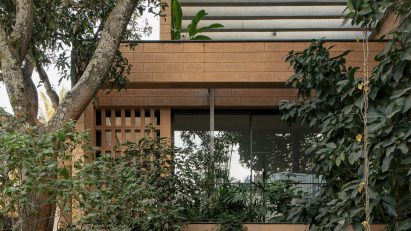 Debris Block House by CollectiveProject
