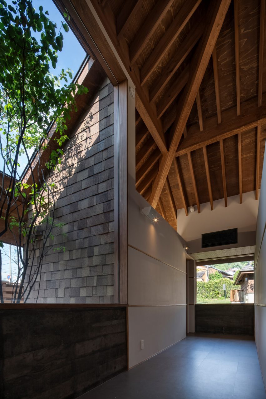 Dentistry Coexisting with Nature by TSC Architects
