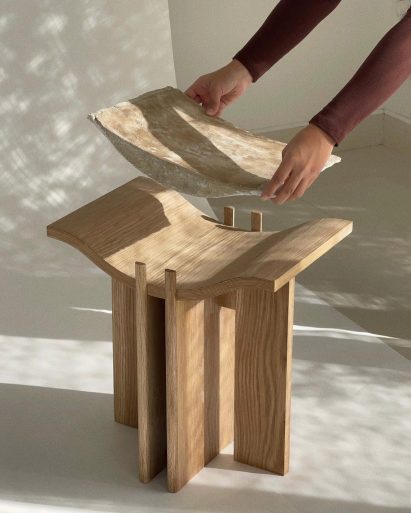 Stool made with paper pulp and wood