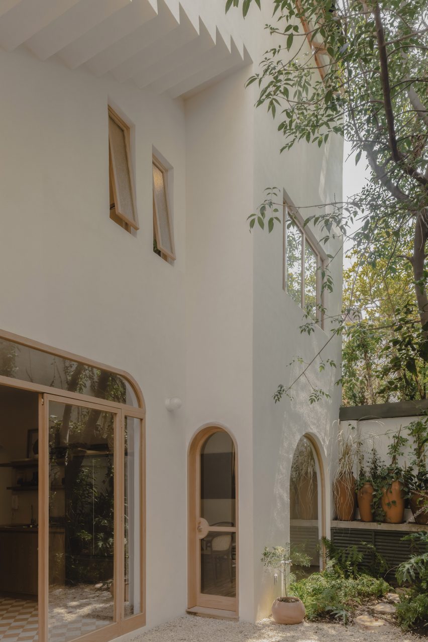 Y27 House by Estudio Estudio