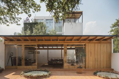 Y27 House by Estudio Estudio with an inbuilt studio