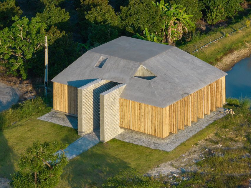 Bamboo and concrete artist's studio in Thailand by 11.29 Studio
