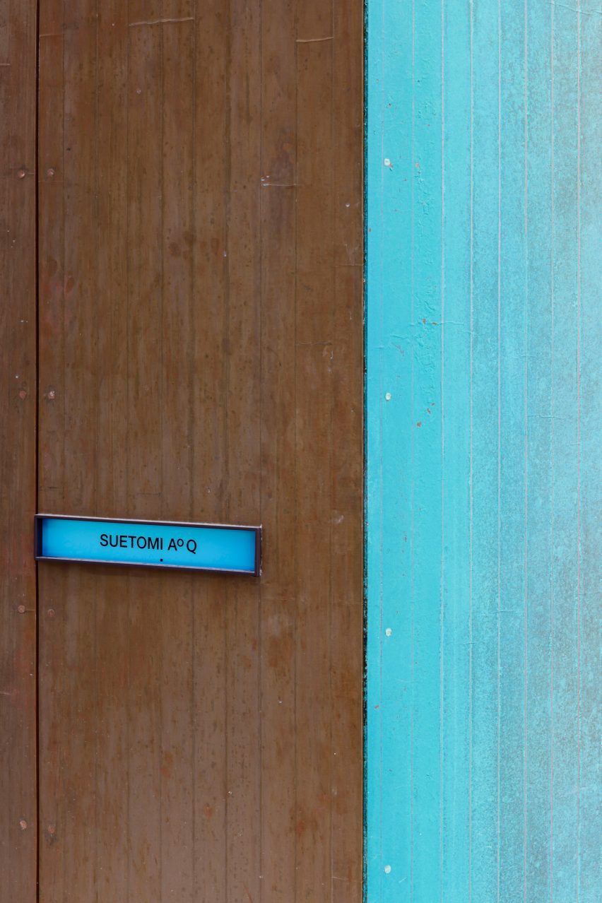 Oxidised blue copper cladding