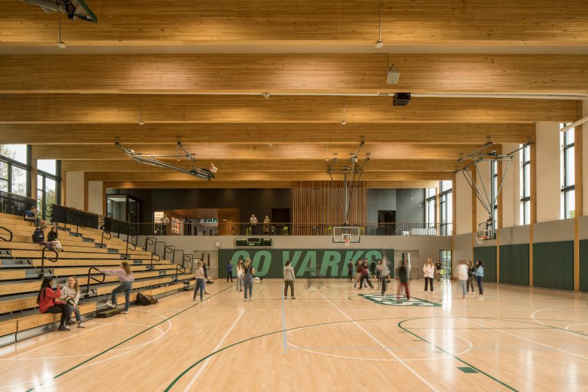 Timber indoor sports court at Oregon Episcopal School