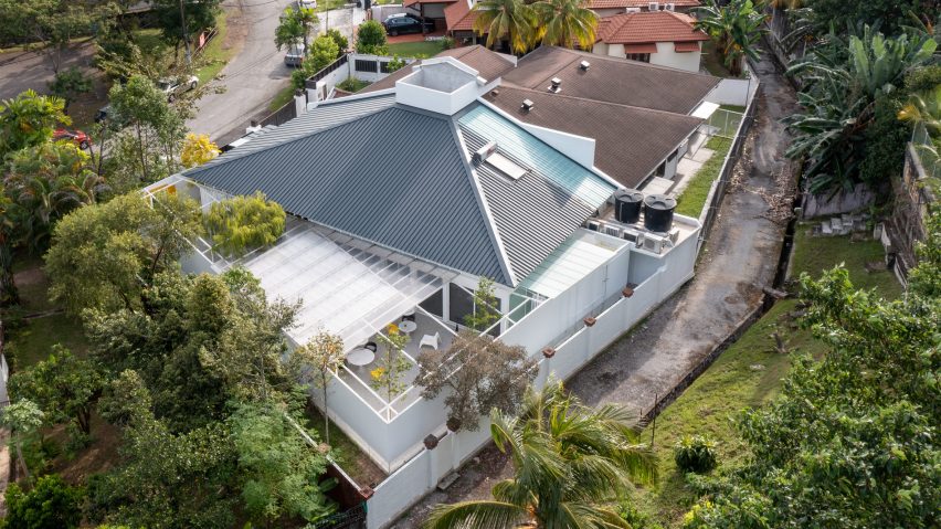 Introverse house in Malaysia by Core Design Workshop