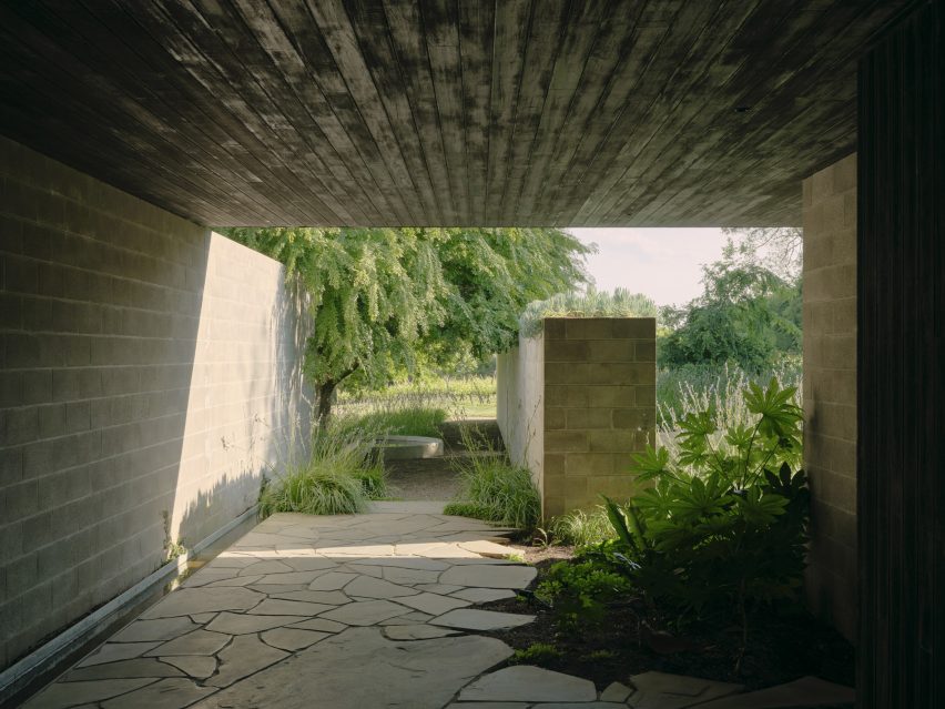 Merricks Farmhouse by Michael Lumby Architecture and Nielsen Jenkins