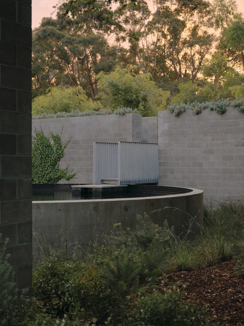 Merricks Farmhouse by Michael Lumby Architecture and Nielsen Jenkins