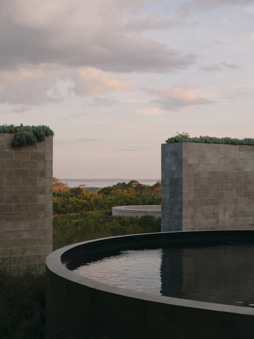 Merricks Farmhouse by Michael Lumby Architecture and Nielsen Jenkins