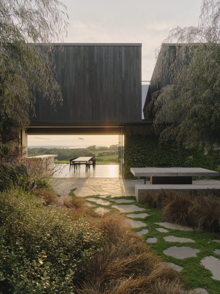 Merricks Farmhouse by Michael Lumby Architecture and Nielsen Jenkins