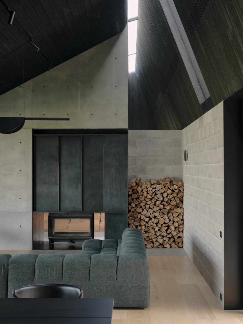 Merricks Farmhouse by Michael Lumby Architecture and Nielsen Jenkins