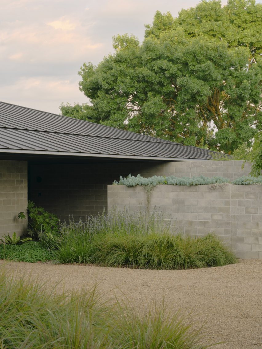 Merricks Farmhouse by Michael Lumby Architecture and Nielsen Jenkins