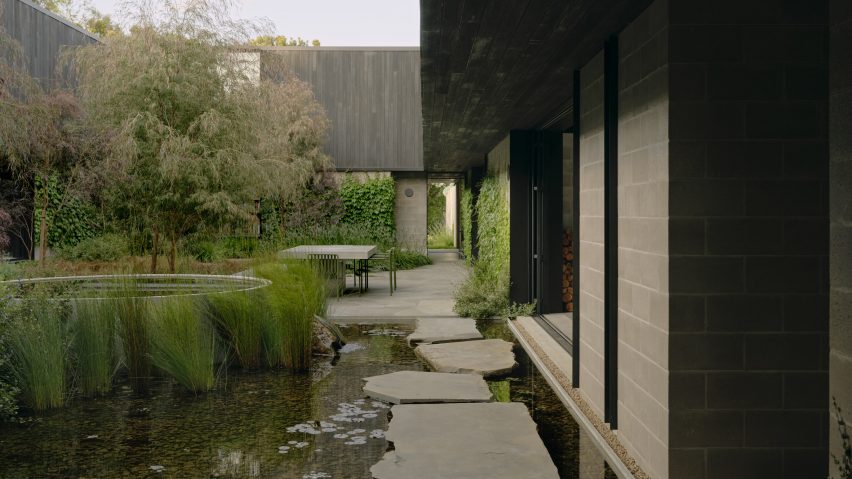 Merricks Farmhouse by Michael Lumby Architecture and Nielsen Jenkins