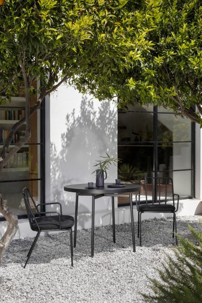 Palm X chair and table in black